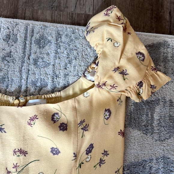 Wilfred capped sleeve square neck midi dress. Size 8. Yellow - Picture 4 of 6